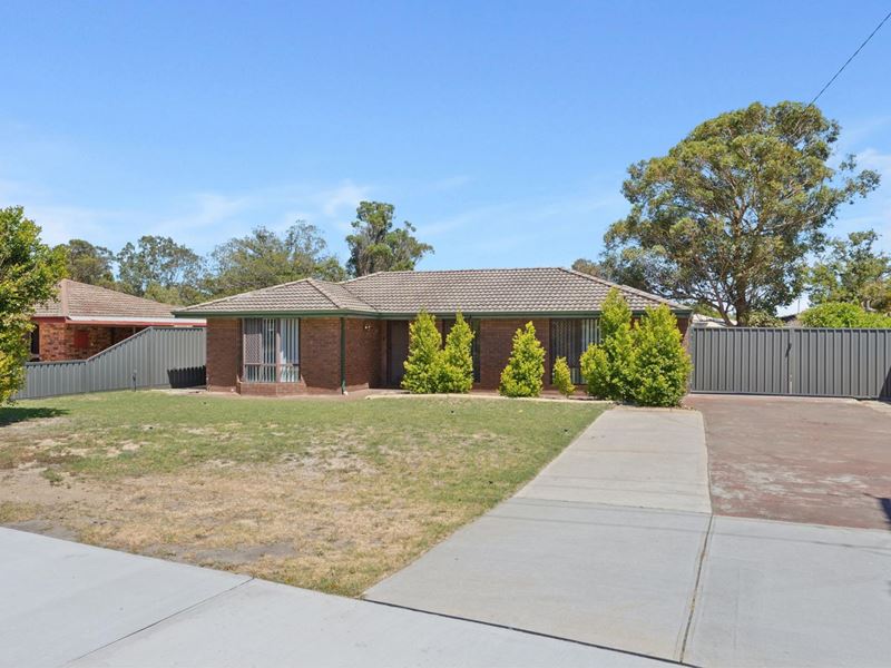 12 Sovereign Place, Forrestfield WA 6058