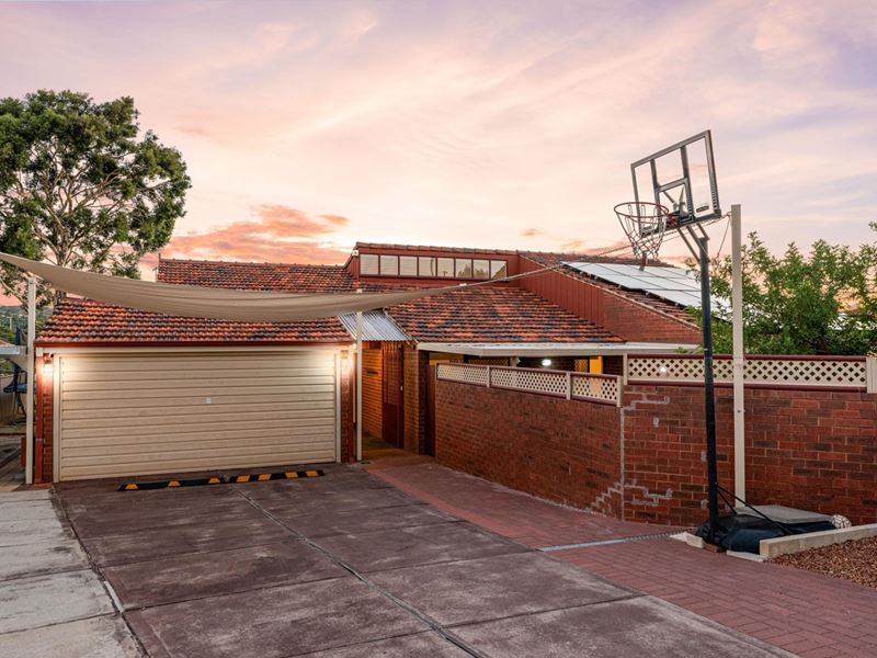 22 Dagmar Way, Swan View WA 6056