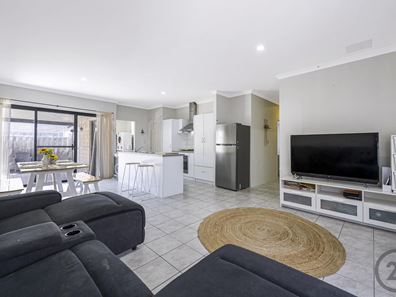 2/23 Forward Street, Mandurah WA 6210