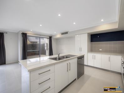 3/39 Edinburgh Road, Forrestfield WA 6058