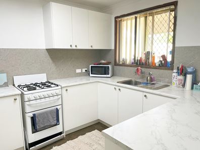 6 Earle Place, Utakarra WA 6530