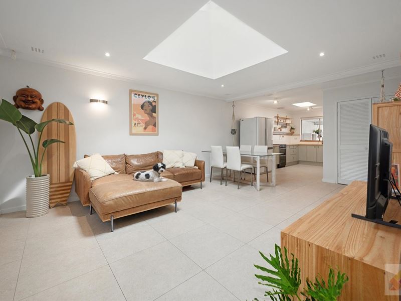8B Phoenix Road, Hamilton Hill