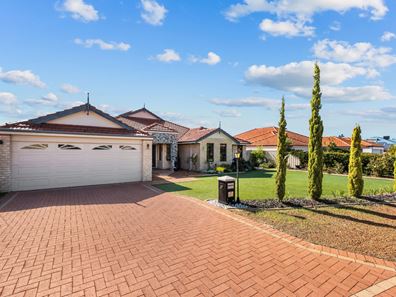 27 Kingsland Loop, Canning Vale WA 6155