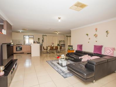 1 Bushy Gdns, Canning Vale WA 6155