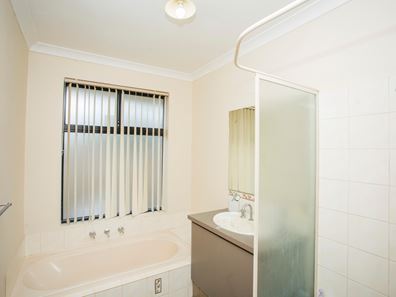 1 Bushy Gdns, Canning Vale WA 6155