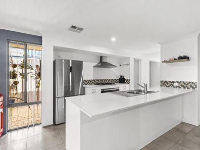 79 Cob Road, Brabham WA 6055