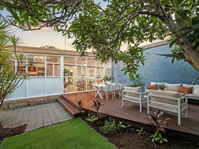 1/52 Saunders Street, Como WA 6152