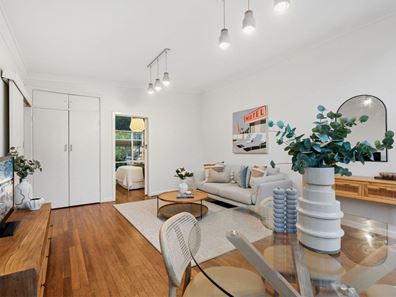 1/52 Saunders Street, Como WA 6152