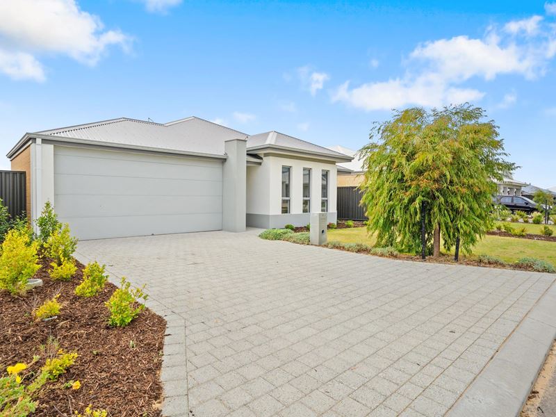 8 Moonlight Street, Madora Bay