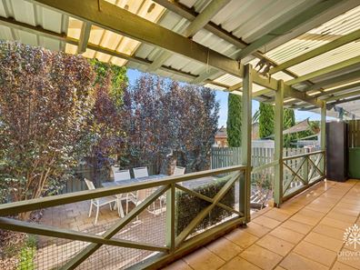 8/1 Poets Lane, Kalamunda WA 6076