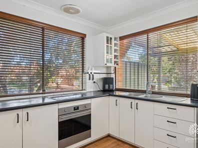 8/1 Poets Lane, Kalamunda WA 6076