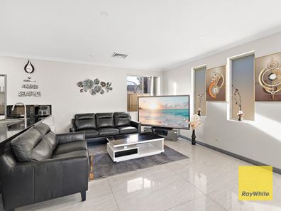 12B Tonbridge Way, Thornlie WA 6108