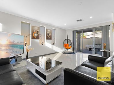 12B Tonbridge Way, Thornlie WA 6108