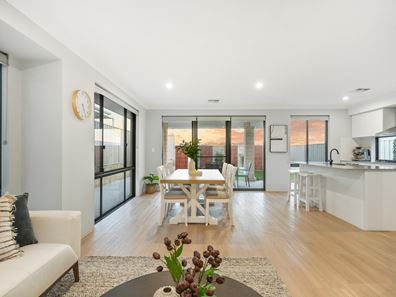 7 Mykonos Road, Coogee WA 6166