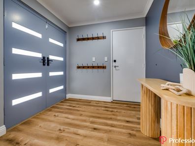 6 Lancaster Avenue, Aveley WA 6069