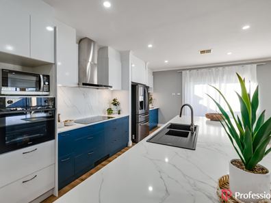 6 Lancaster Avenue, Aveley WA 6069