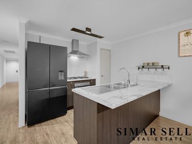 20 Strumpshaw Road, Aveley WA 6069