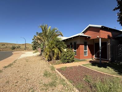 5 Bajamalu Drive, Baynton WA 6714