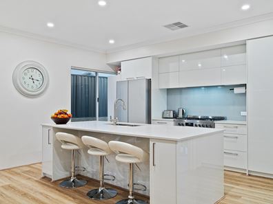 15 Clemente Road, Madora Bay WA 6210
