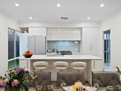 15 Clemente Road, Madora Bay WA 6210