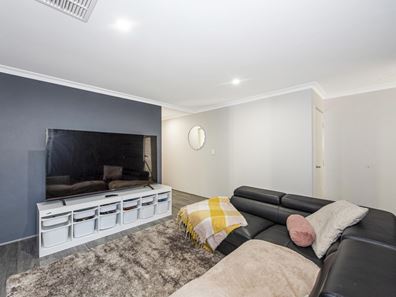 79 Allatoona Avenue, Golden Bay WA 6174