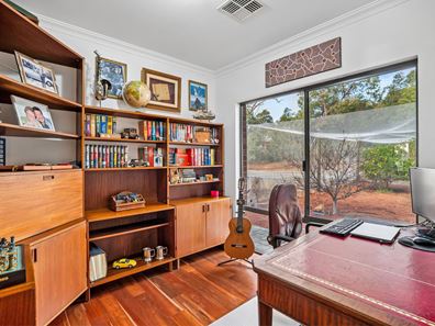 147 Rollinghills Drive, Brigadoon WA 6069