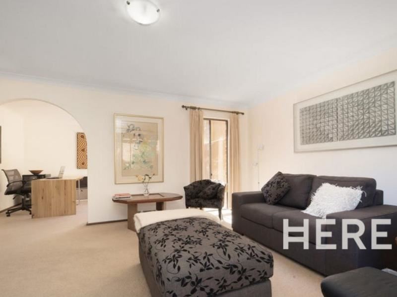 13/4 Perina Way, City Beach