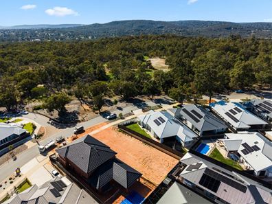 31 Broadmeadows Drive, Bushmead WA 6055
