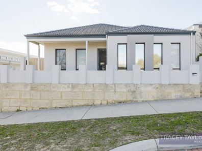 1 Hinchinbrook Avenue, Ridgewood WA 6030