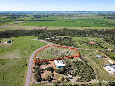 37 African Reef Boulevard, Greenough WA 6532