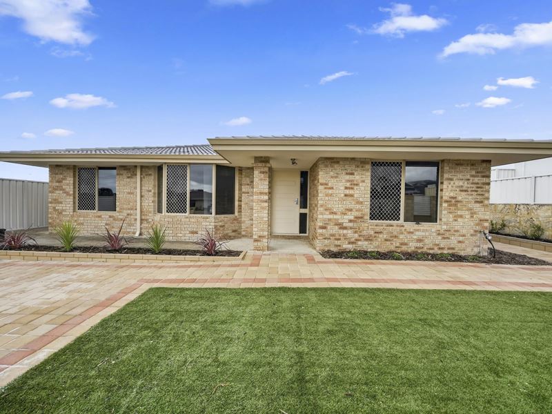 30 Christmas Avenue, Heathridge