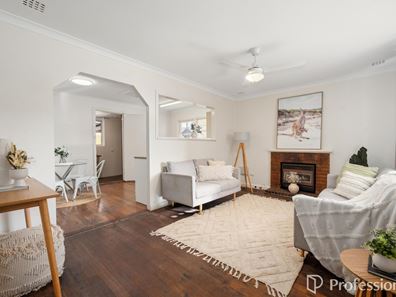 20 Longhurst Way, Queens Park WA 6107
