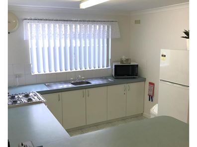 1/10 Middleton Road, Middleton Beach WA 6330