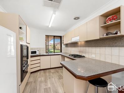 15/4 Heron Place, Maddington WA 6109