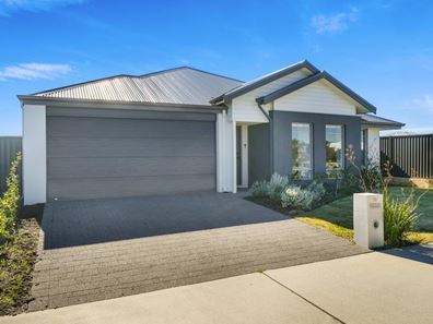 70 Selacosa Avenue, Jindalee WA 6036