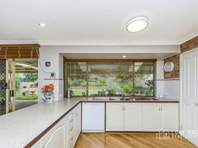 5 Nowra Place, Kelmscott WA 6111