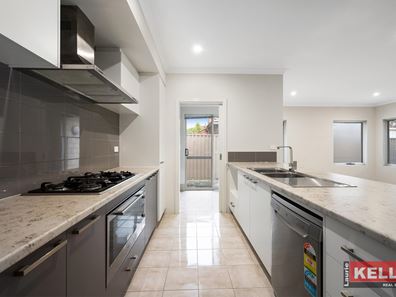 4/106 Arlunya  Avenue, Cloverdale WA 6105