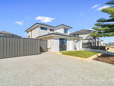 1 Captain Court, Wannanup WA 6210
