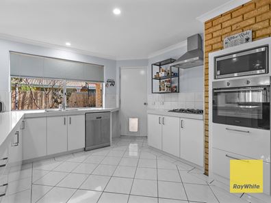 18 Dryandra Way, Thornlie WA 6108