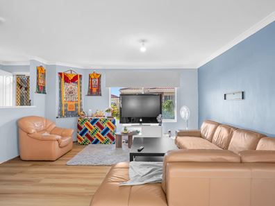 2/13 Bickley Road, Cannington WA 6107