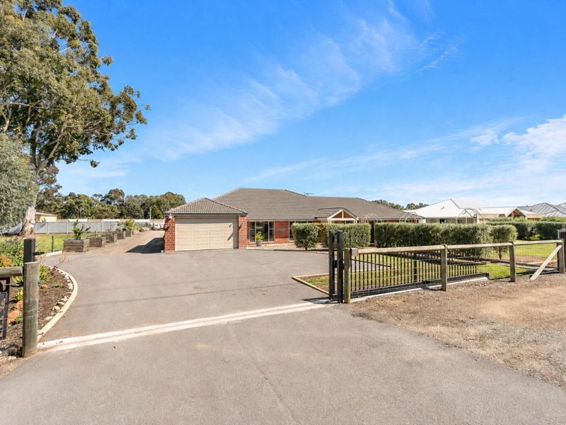 13 Butcher Road, Darling Downs WA 6122