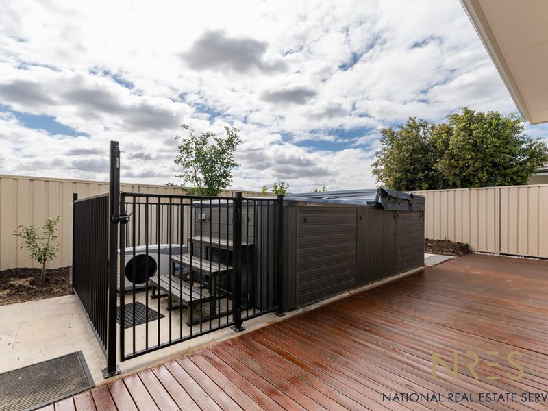 35 Braemount Road, Darch WA 6065