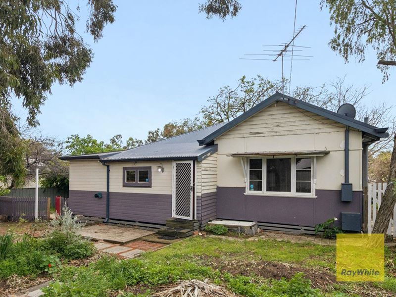 23 Jinda Road, Koongamia WA 6056