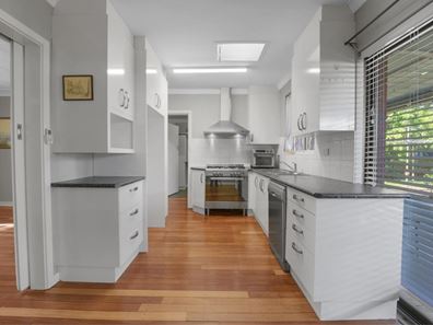 5 Belyea Street, Gosnells WA 6110