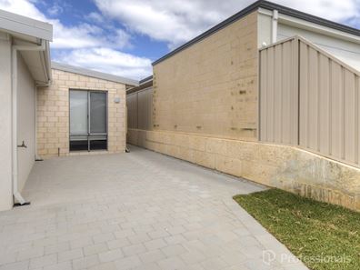 A/8 Damsel Way, Two Rocks WA 6037