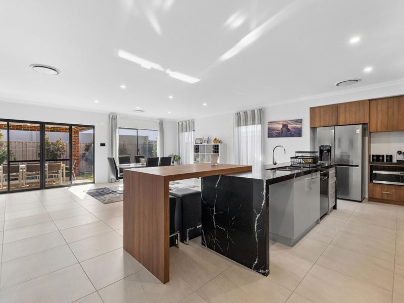 5 Criddle Way, Hammond Park
