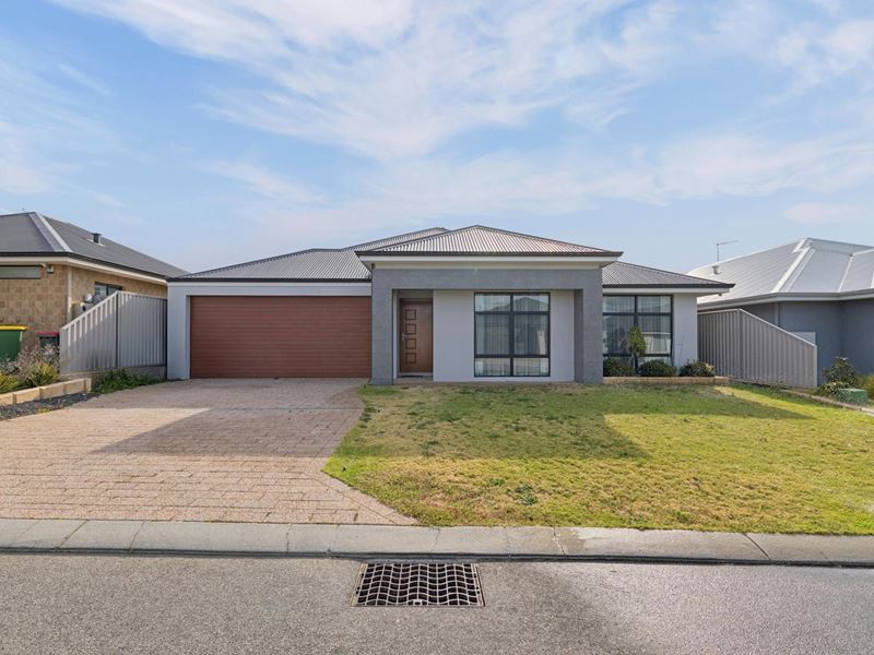 5 Criddle Way, Hammond Park WA 6164