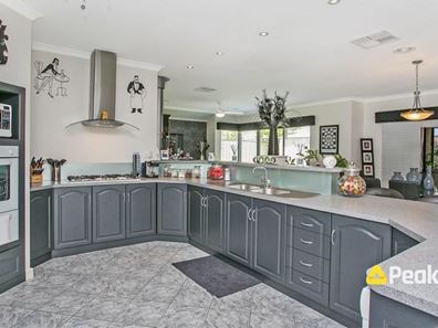 7 Laigo Way, Hammond Park WA 6164