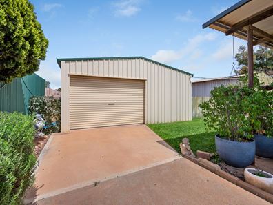 70 North Terrace, Boulder WA 6432