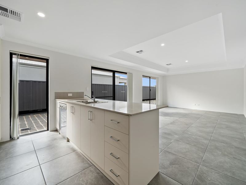 64 Warlander View, Forrestdale WA 6112